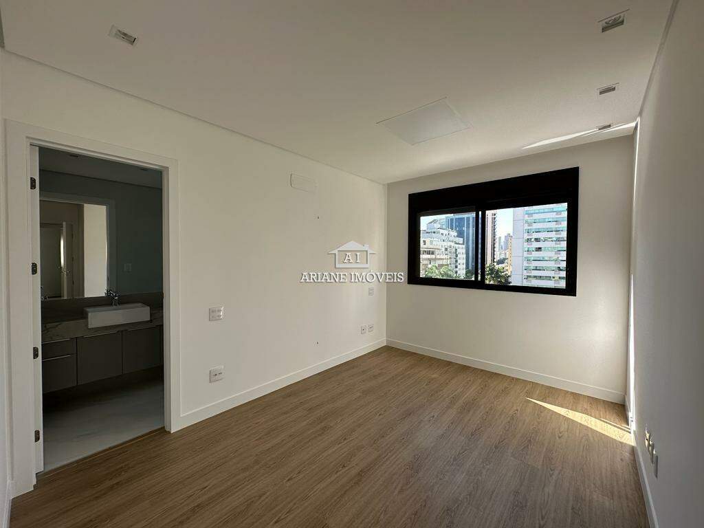 Apartamento à venda com 3 quartos, 106m² - Foto 15