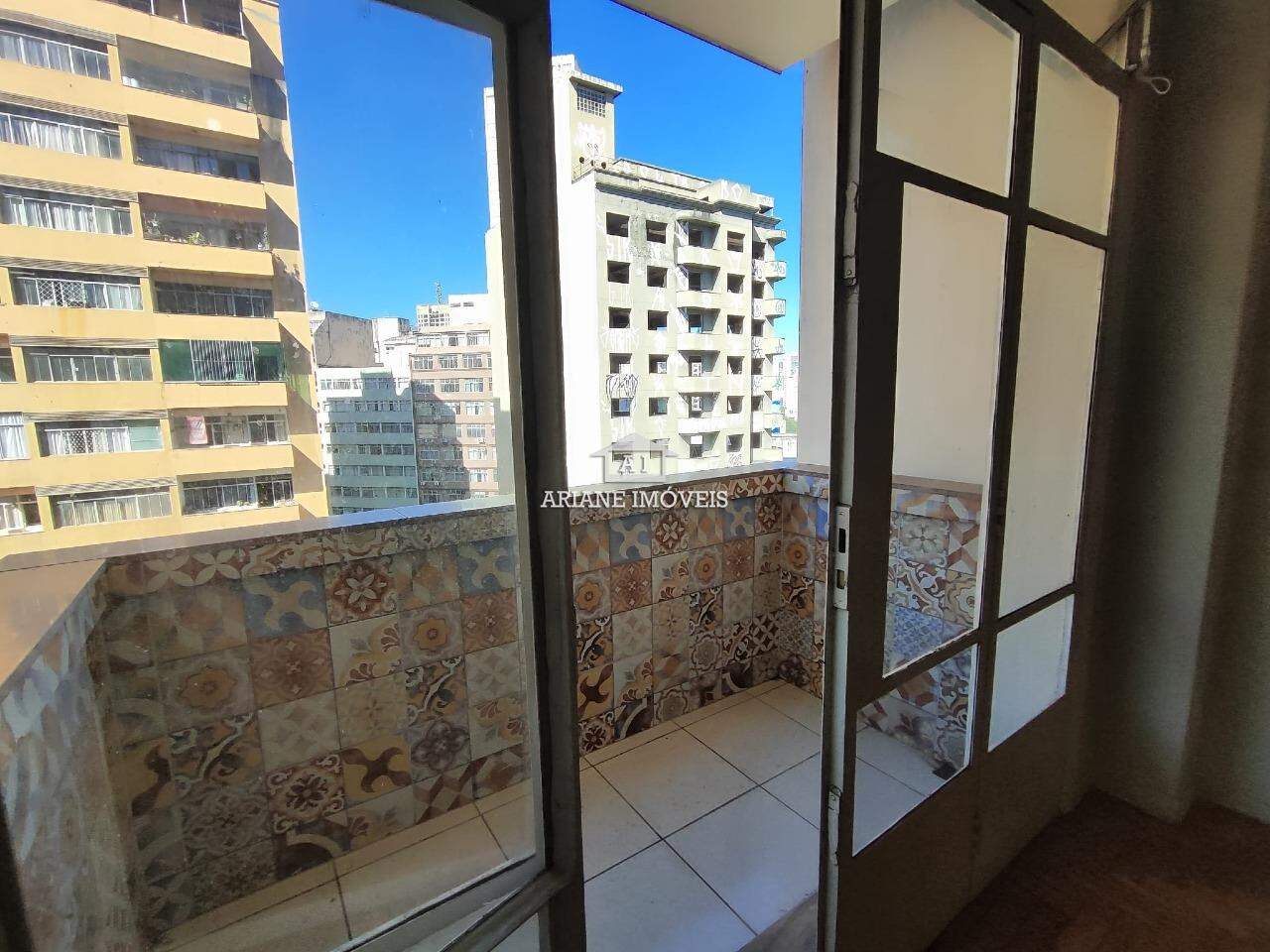 Apartamento à venda com 3 quartos, 126m² - Foto 2