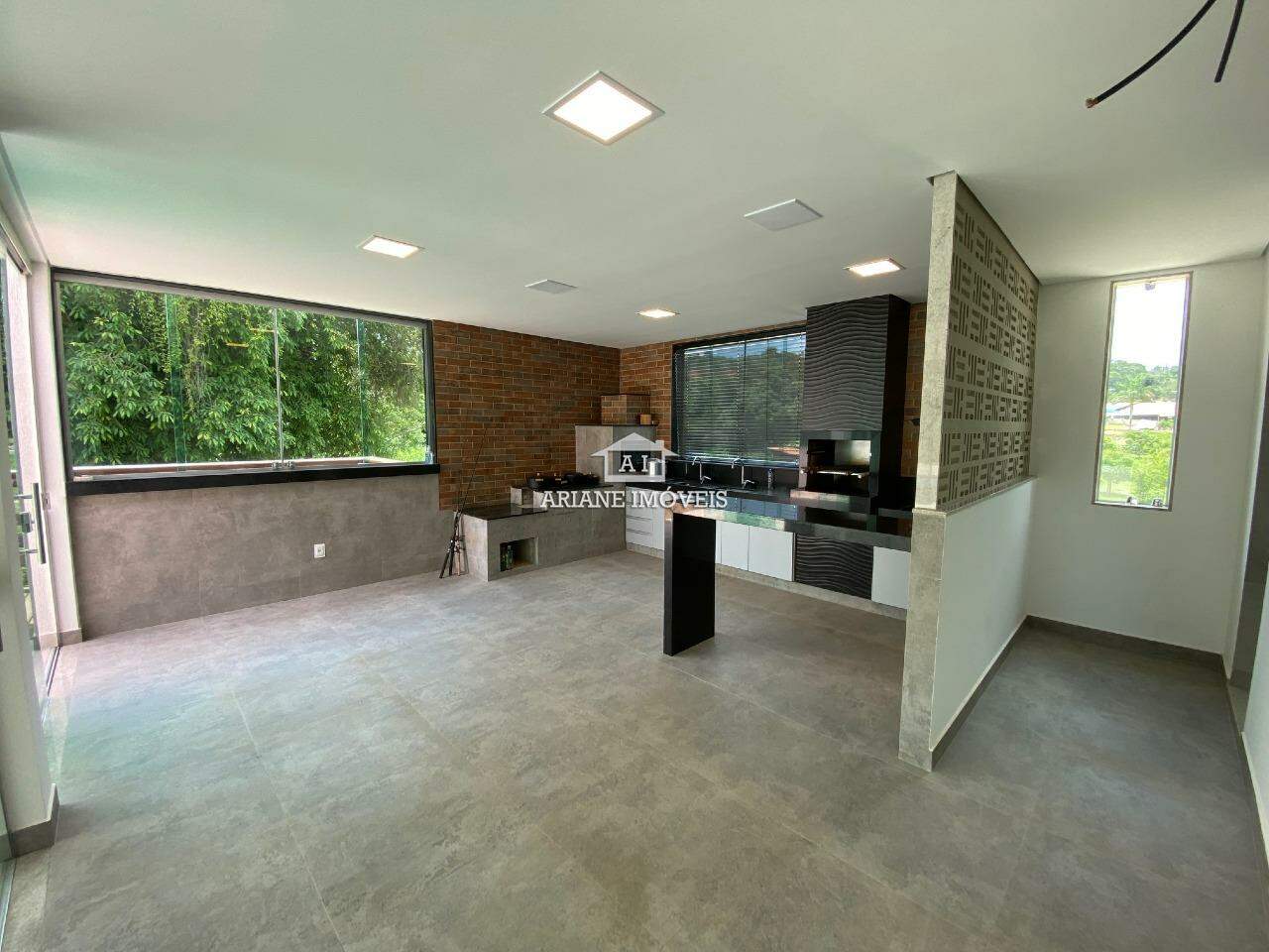 Casa de Condomínio à venda com 4 quartos, 330m² - Foto 4