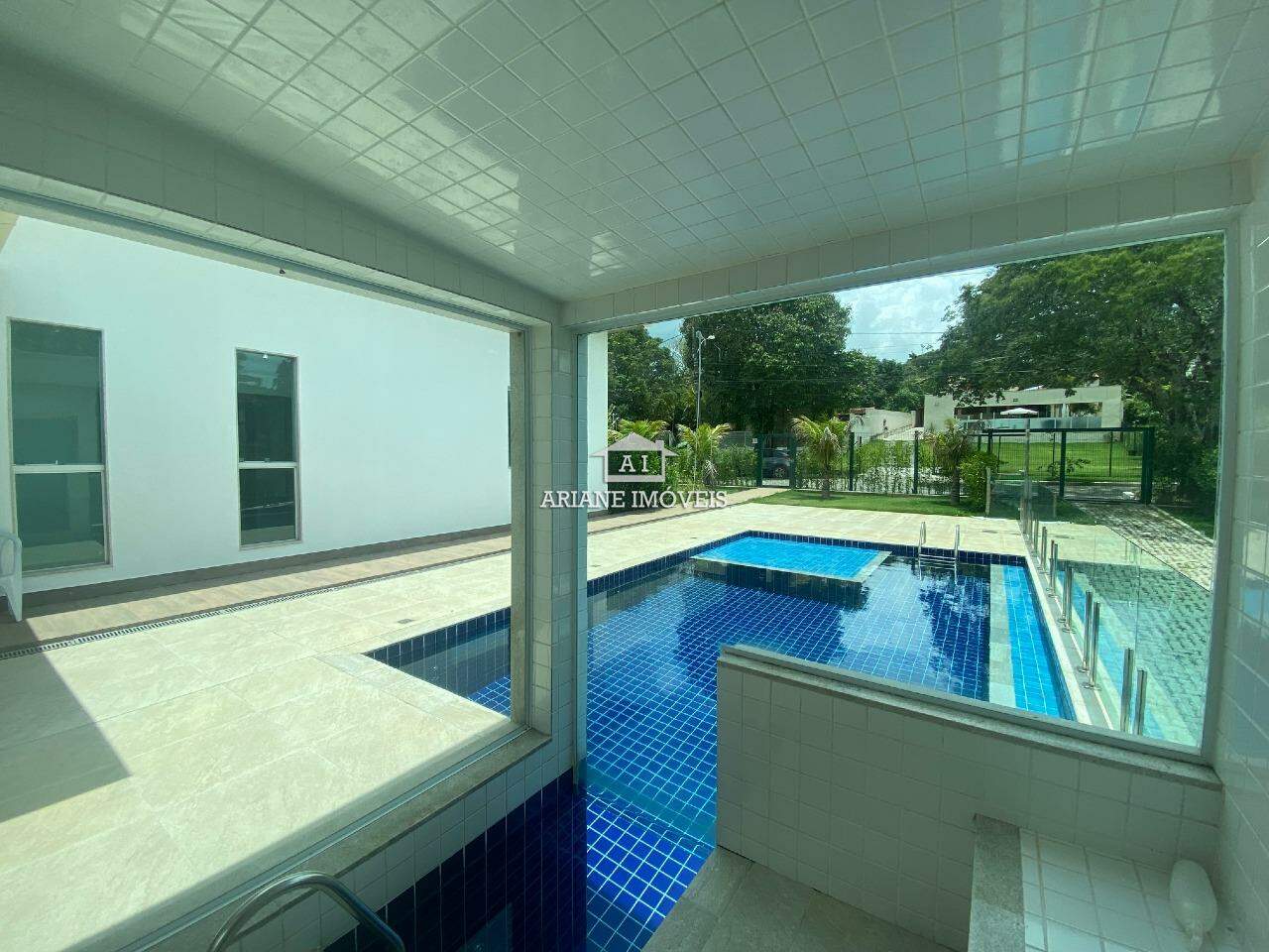 Casa de Condomínio à venda com 4 quartos, 330m² - Foto 2