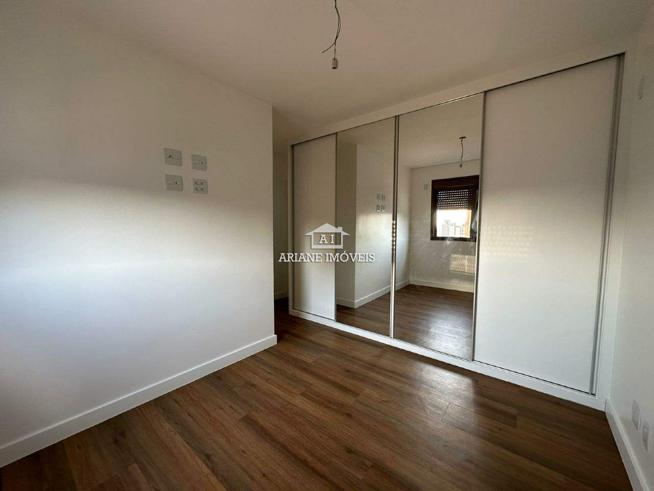 Apartamento à venda com 3 quartos, 87m² - Foto 4