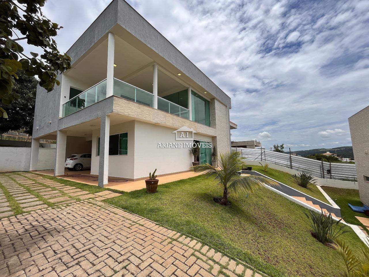 Casa de Condomínio à venda com 4 quartos, 400m² - Foto 2