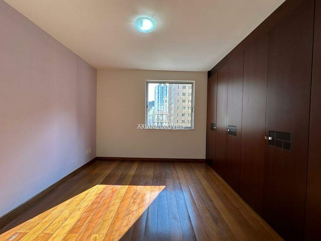 Apartamento à venda com 4 quartos, 180m² - Foto 14