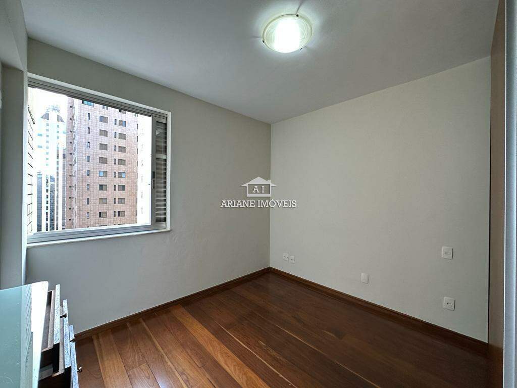 Apartamento à venda com 4 quartos, 180m² - Foto 17