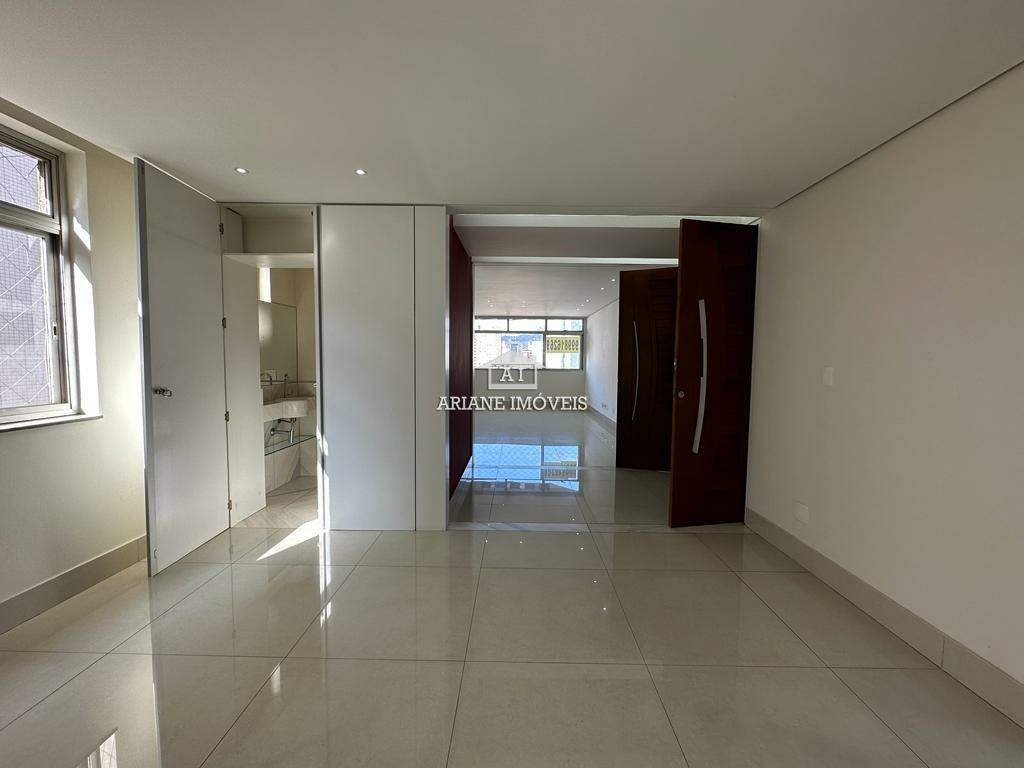 Apartamento à venda com 4 quartos, 180m² - Foto 6