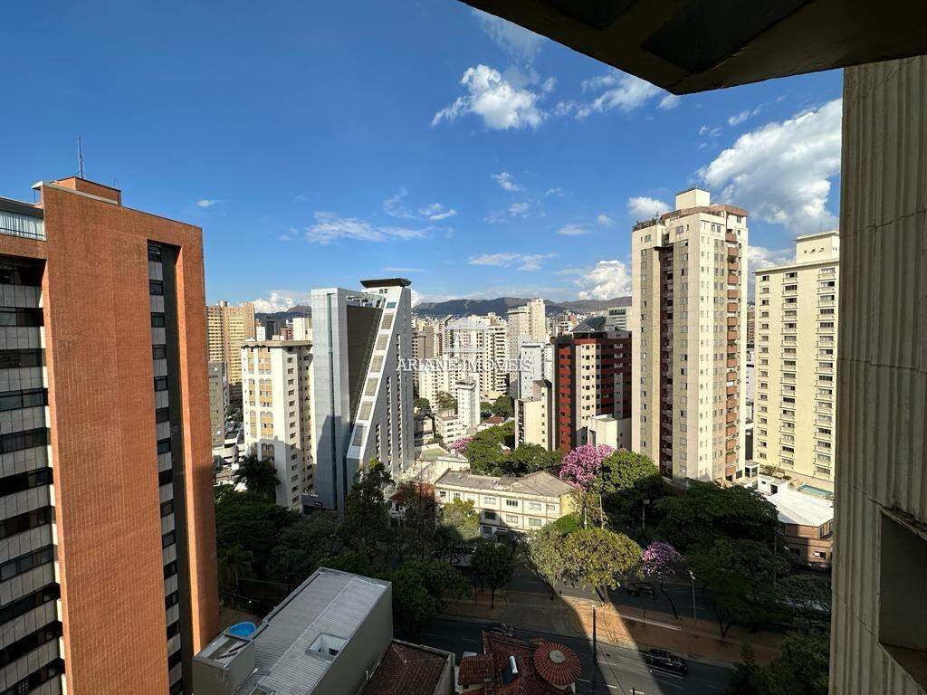 Apartamento à venda com 4 quartos, 180m² - Foto 3