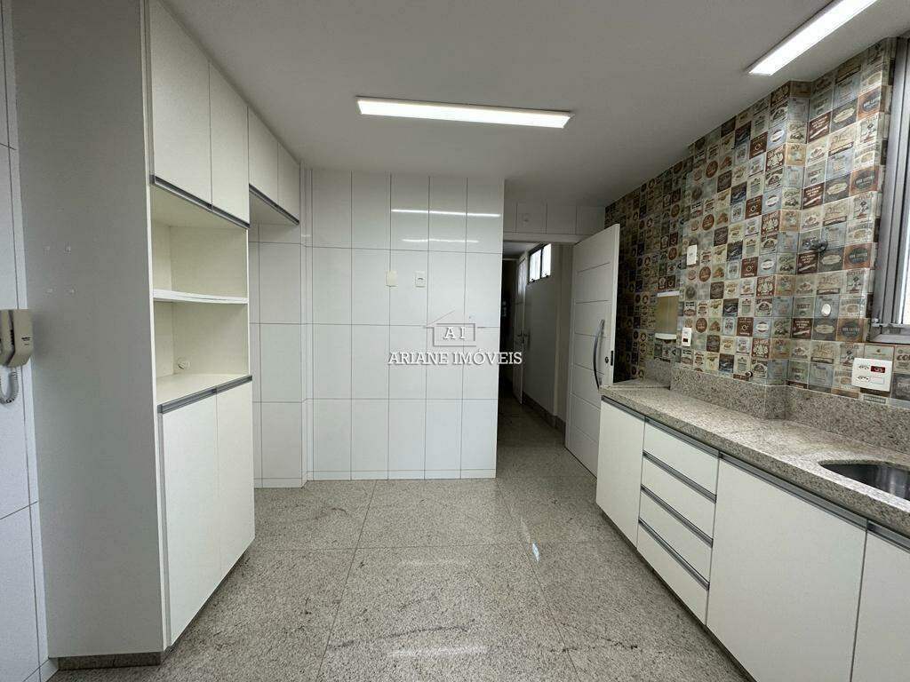 Apartamento à venda com 4 quartos, 180m² - Foto 11