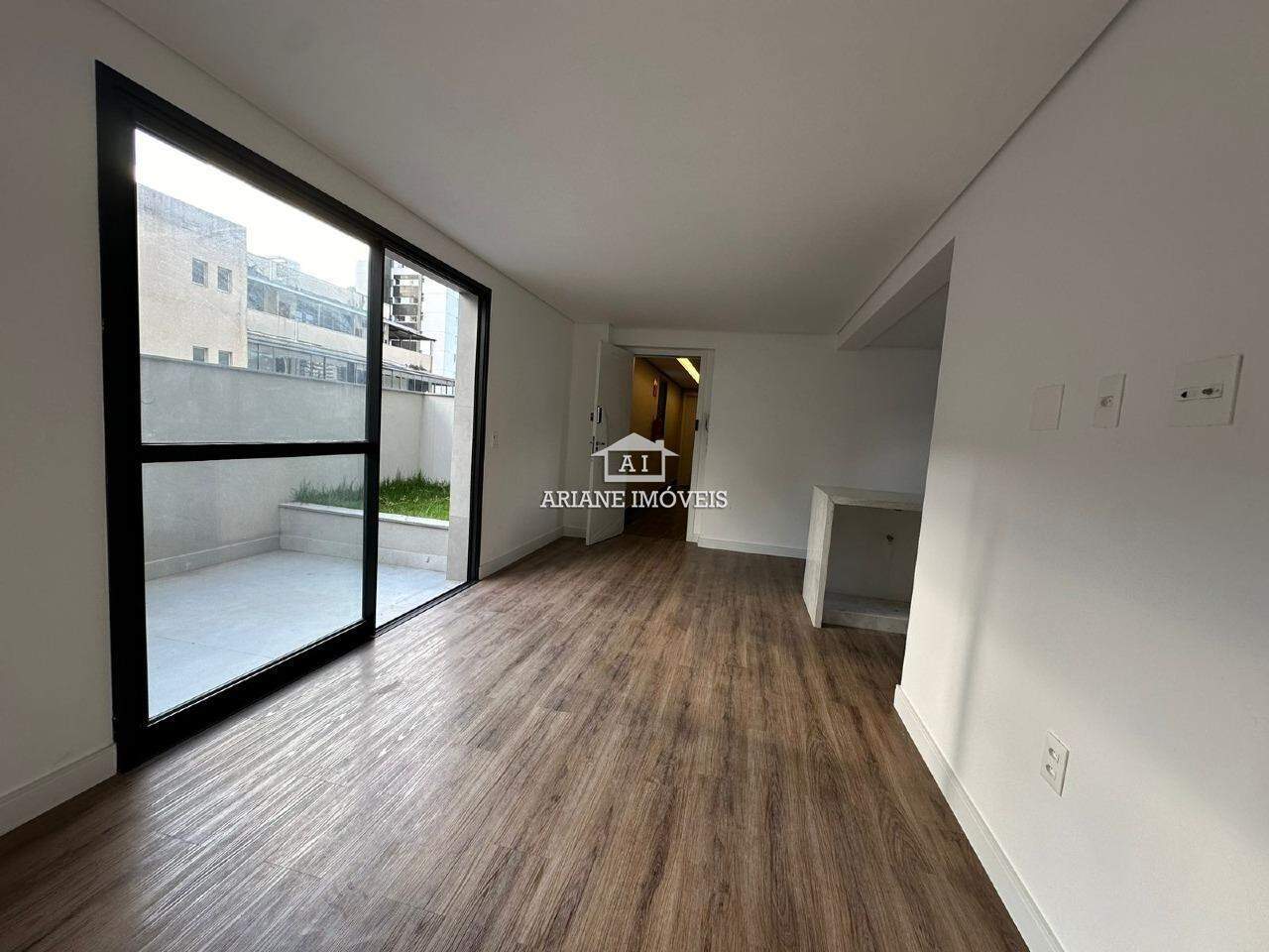 Apartamento à venda com 3 quartos, 76m² - Foto 1