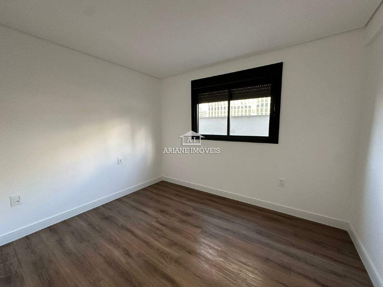 Apartamento à venda com 3 quartos, 76m² - Foto 4