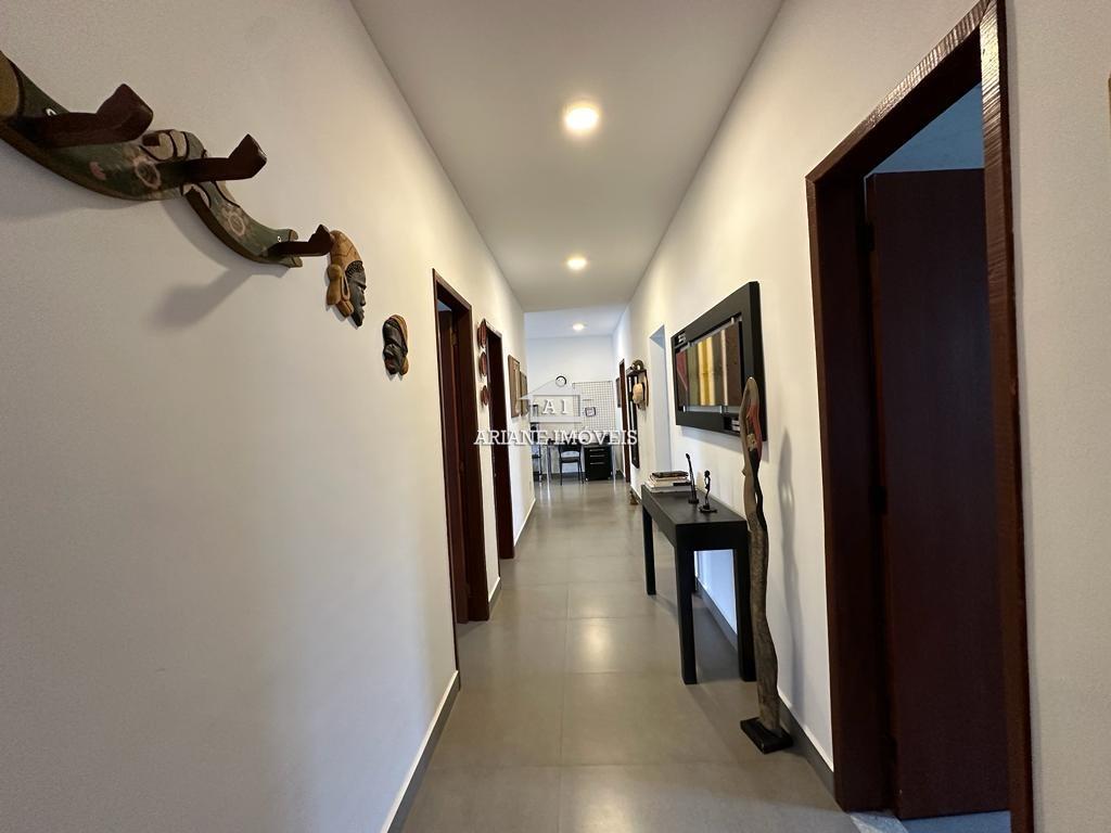 Casa à venda com 3 quartos, 210m² - Foto 18