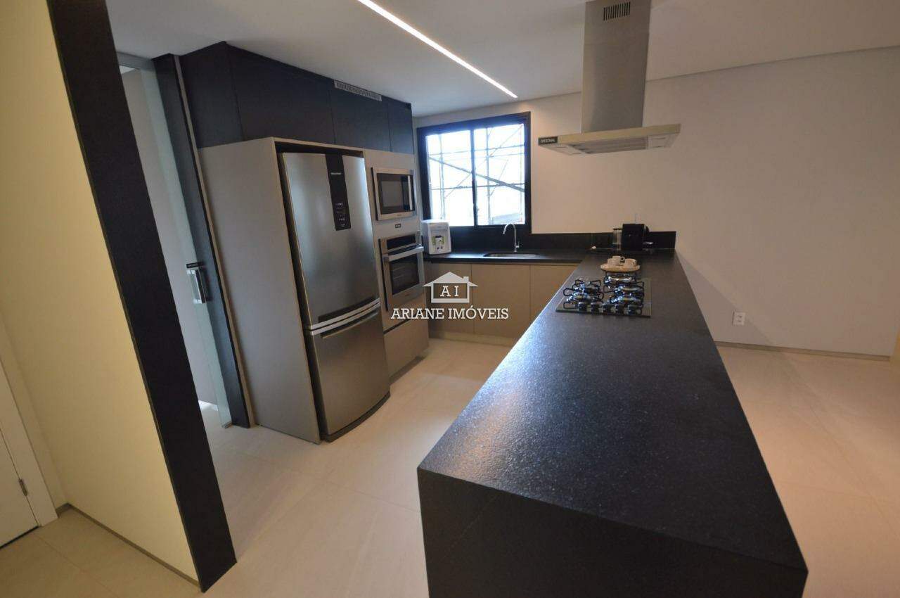 Apartamento à venda com 3 quartos, 137m² - Foto 4