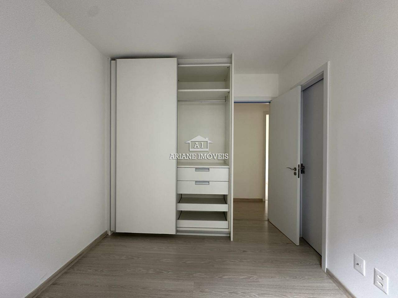 Apartamento à venda com 4 quartos, 133m² - Foto 11