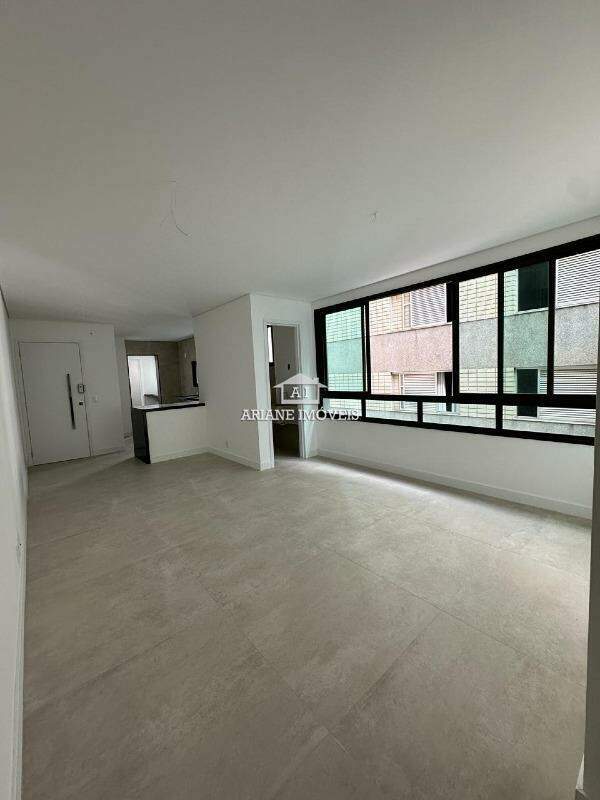 Apartamento à venda com 3 quartos, 94m² - Foto 1