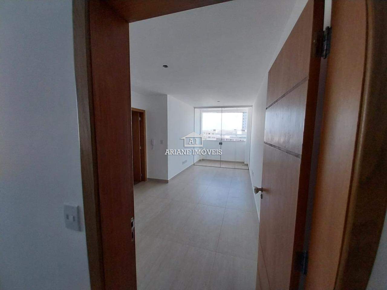 Apartamento à venda com 3 quartos, 80m² - Foto 2