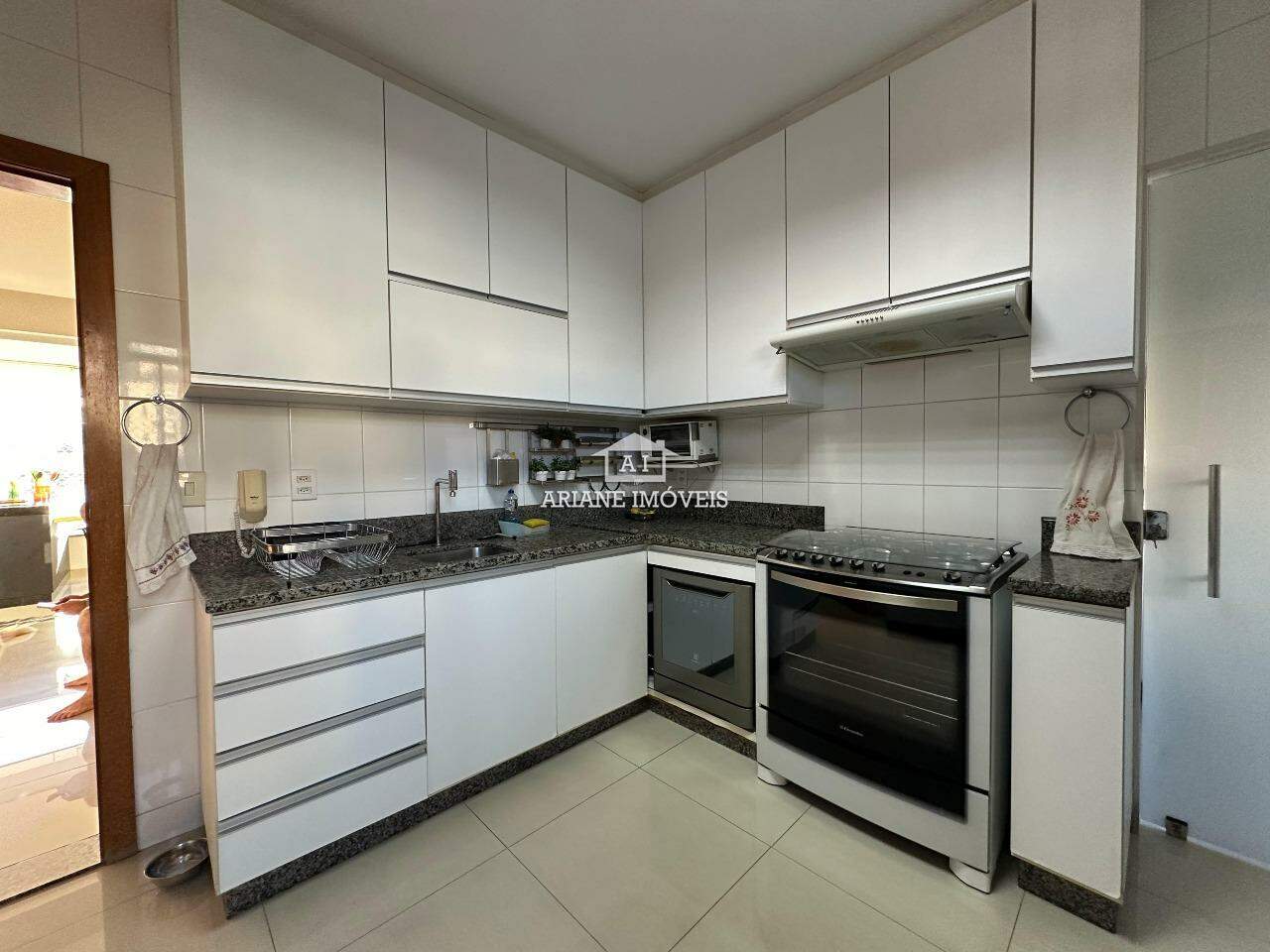 Apartamento à venda com 4 quartos, 157m² - Foto 8