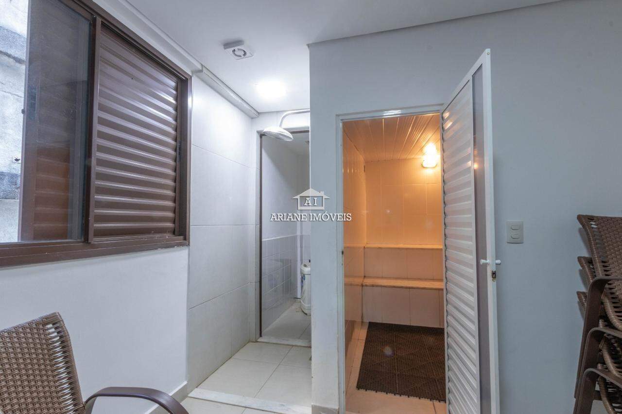 Apartamento para alugar com 4 quartos, 174m² - Foto 4