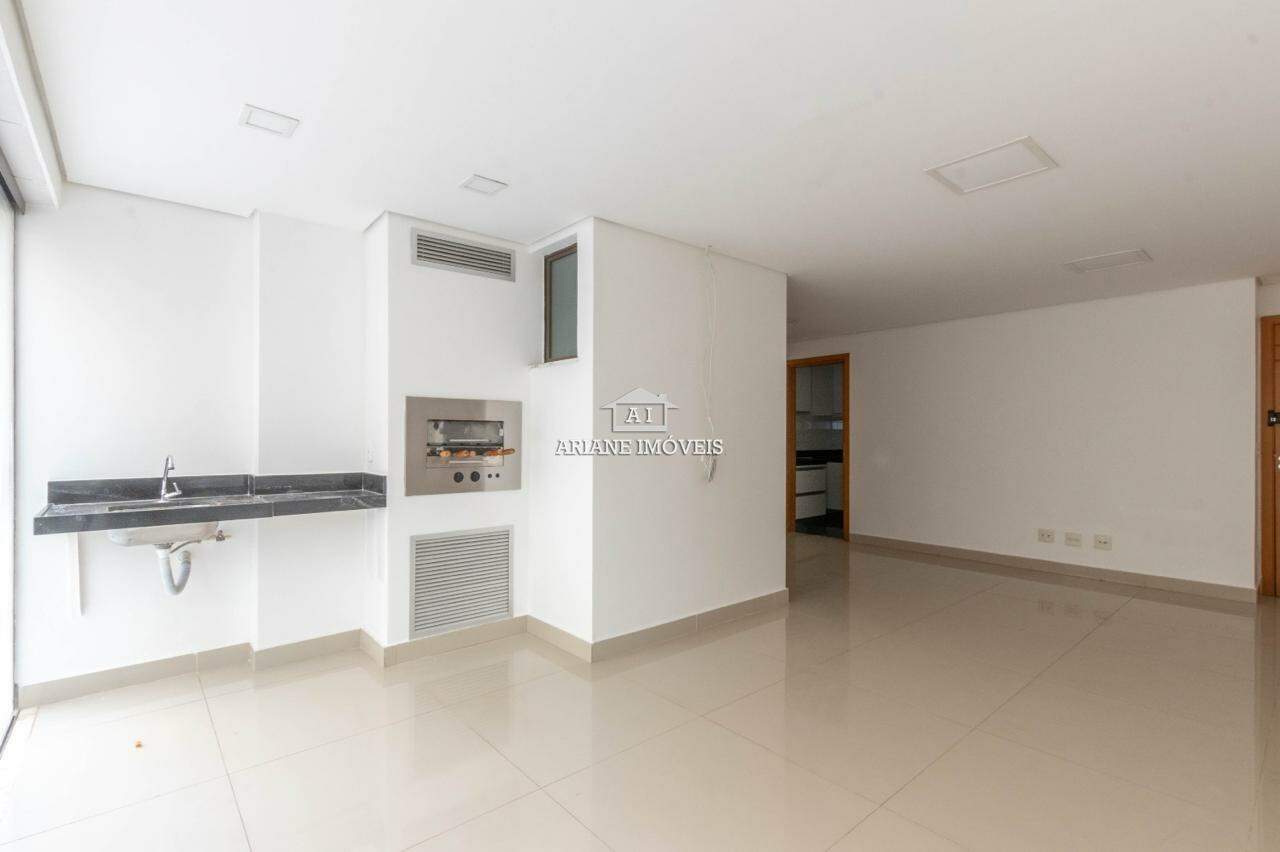 Apartamento para alugar com 4 quartos, 174m² - Foto 2