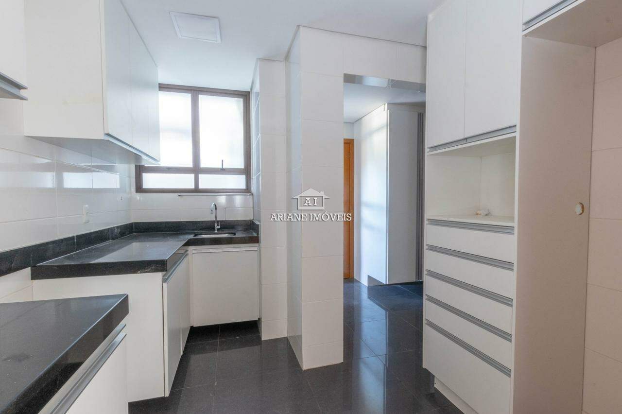 Apartamento para alugar com 4 quartos, 174m² - Foto 9