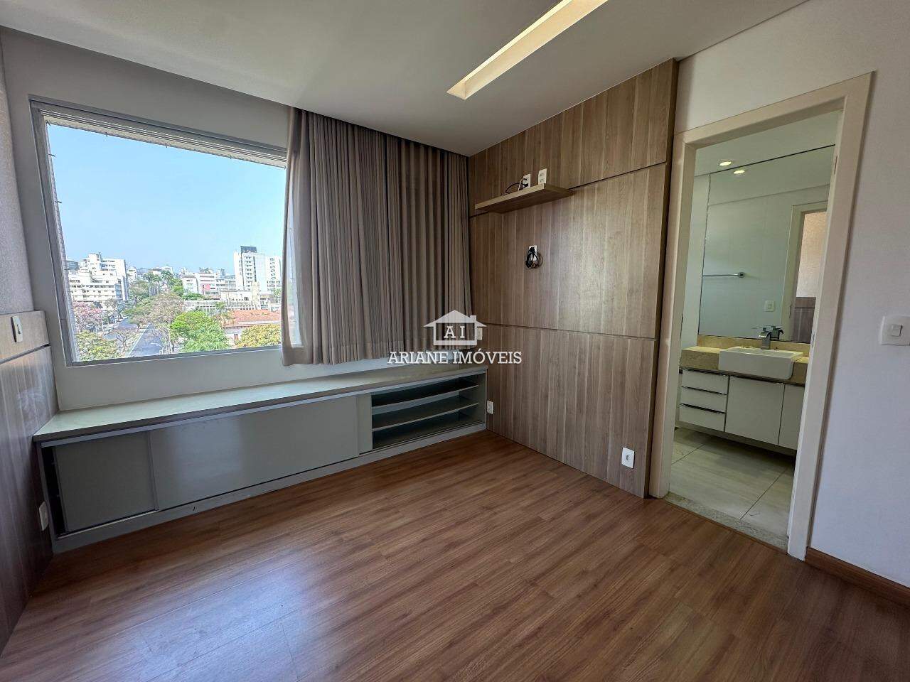 Apartamento à venda com 4 quartos, 135m² - Foto 1