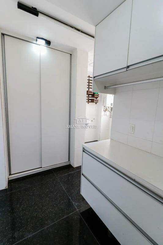 Apartamento à venda com 4 quartos, 135m² - Foto 9