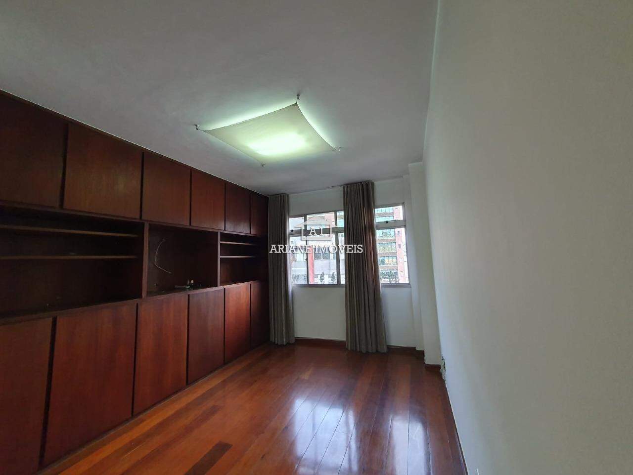 Apartamento à venda com 4 quartos, 205m² - Foto 7