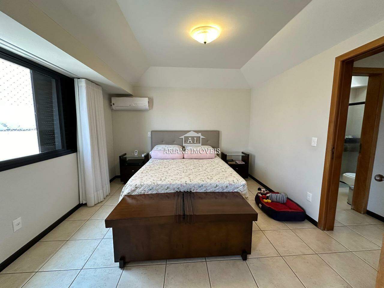 Casa à venda com 3 quartos, 300m² - Foto 16