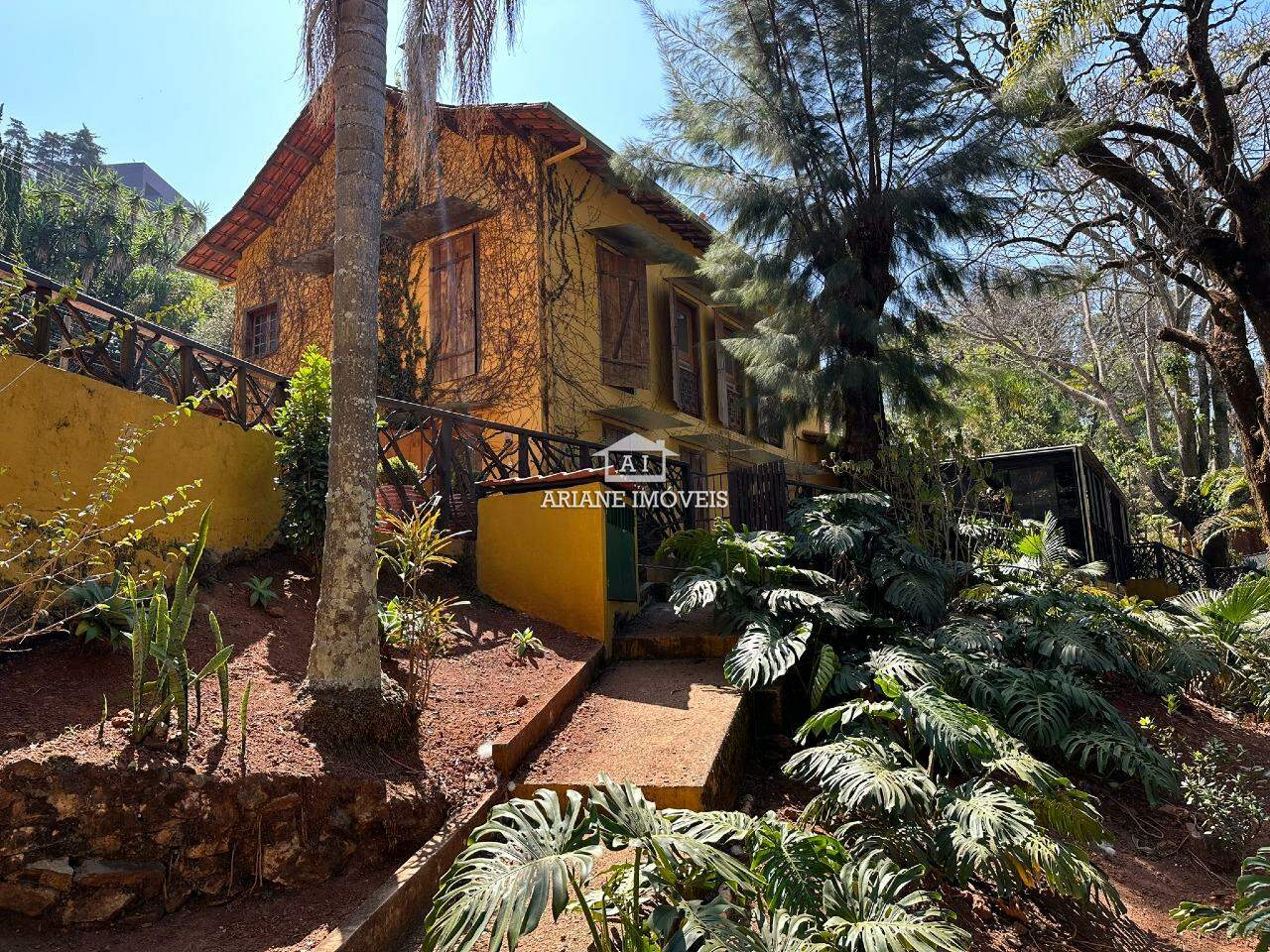 Casa de Condomínio à venda com 4 quartos, 550m² - Foto 3