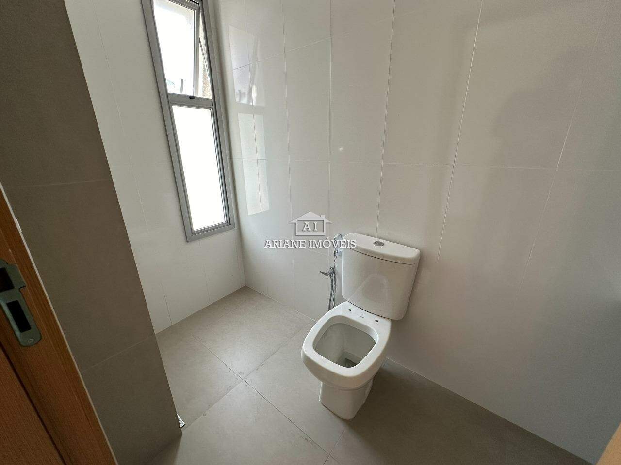 Apartamento à venda com 2 quartos, 67m² - Foto 3