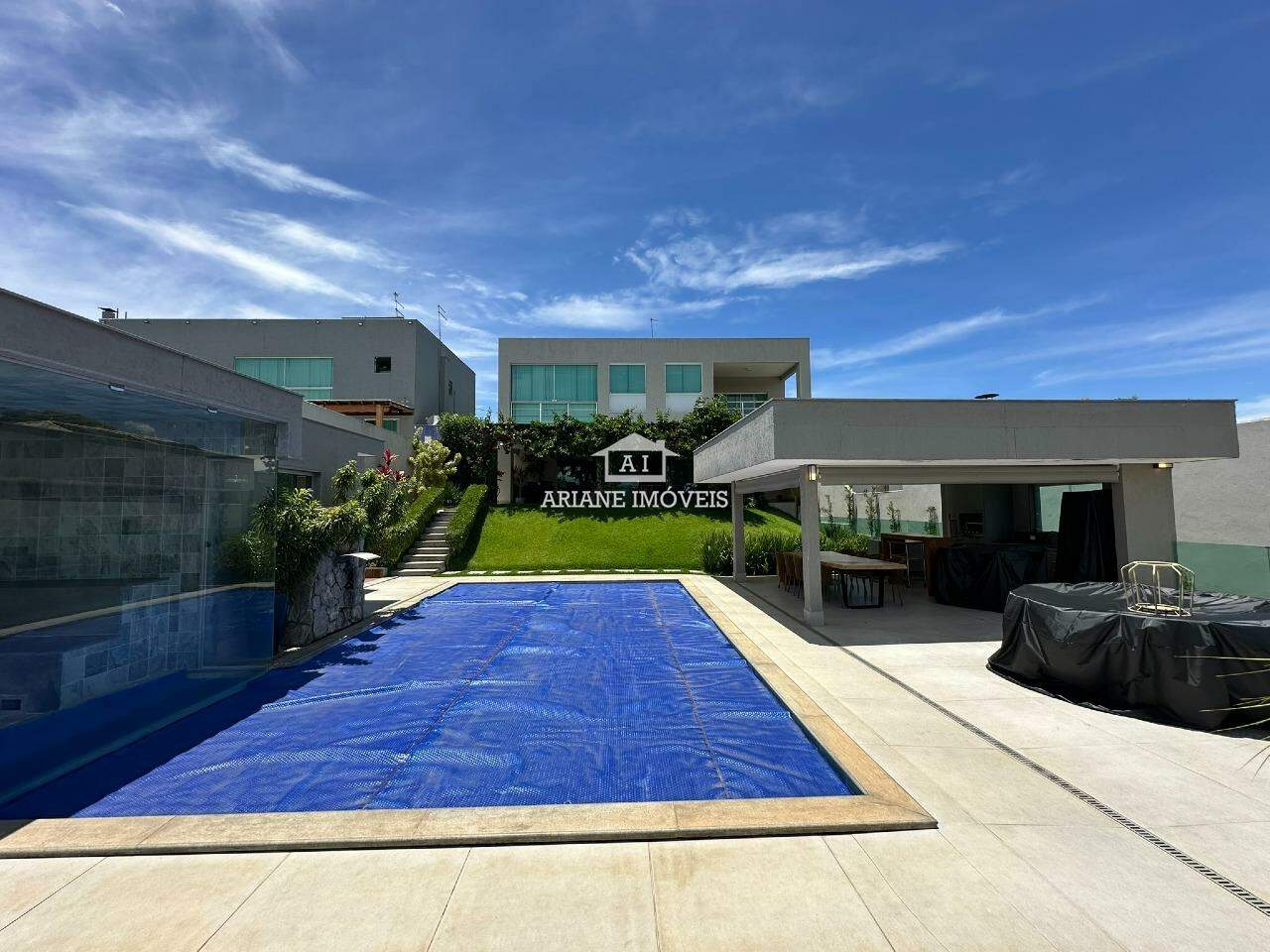 Casa de Condomínio à venda com 5 quartos, 500m² - Foto 2