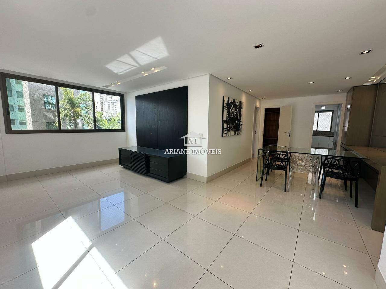 Apartamento à venda com 3 quartos, 118m² - Foto 1