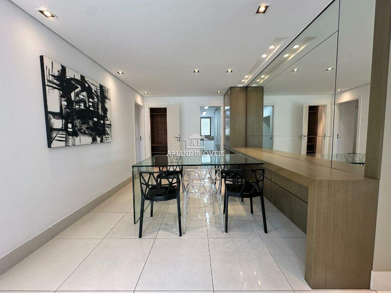 Apartamento à venda com 3 quartos, 118m² - Foto 2