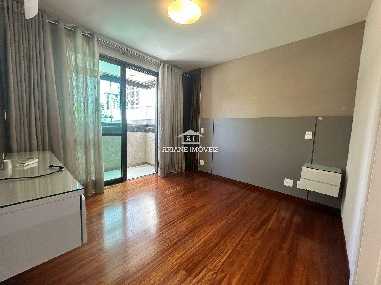 Apartamento à venda com 3 quartos, 118m² - Foto 13