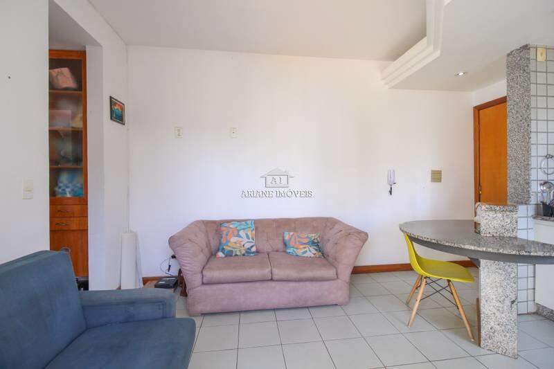 Apartamento à venda com 1 quarto, 40m² - Foto 2