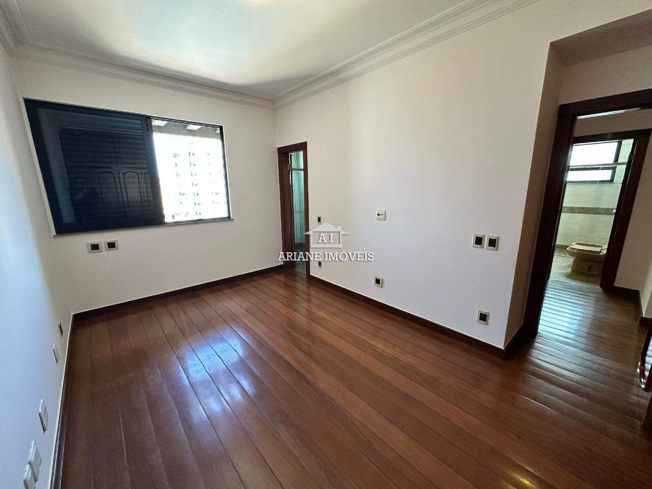 Apartamento à venda com 4 quartos, 330m² - Foto 11
