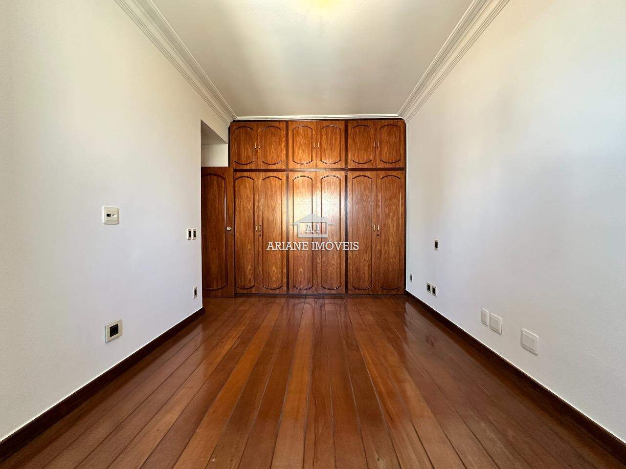 Apartamento à venda com 4 quartos, 330m² - Foto 17