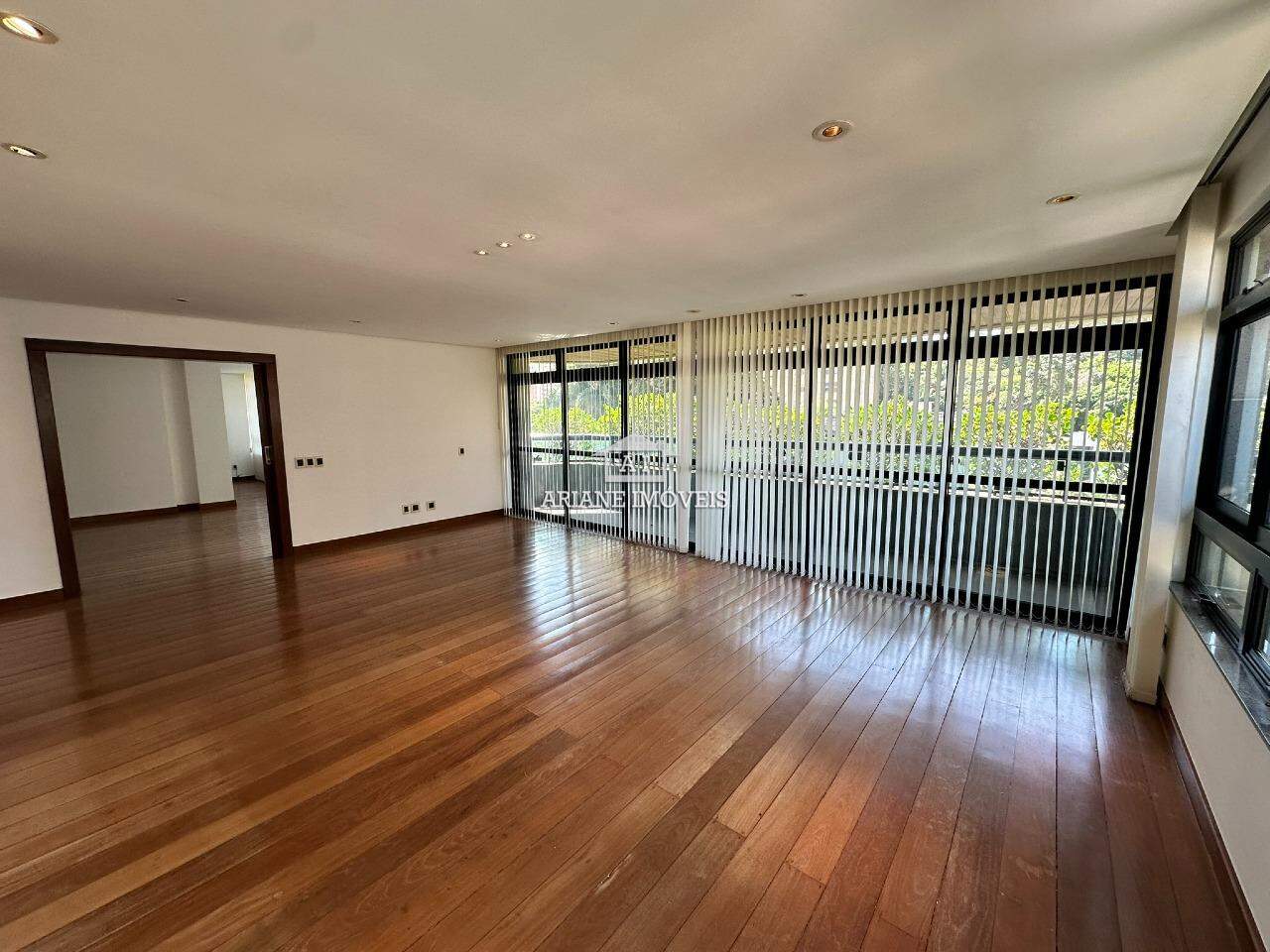 Apartamento à venda com 4 quartos, 330m² - Foto 4