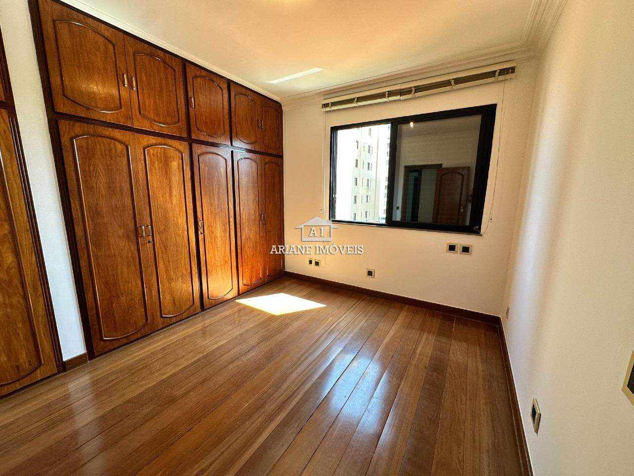 Apartamento à venda com 4 quartos, 330m² - Foto 10
