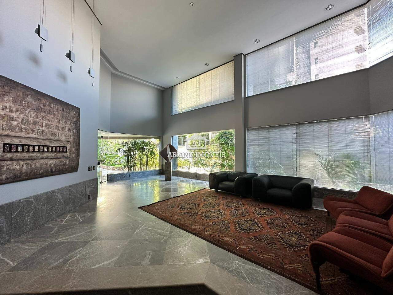 Apartamento à venda com 4 quartos, 330m² - Foto 1