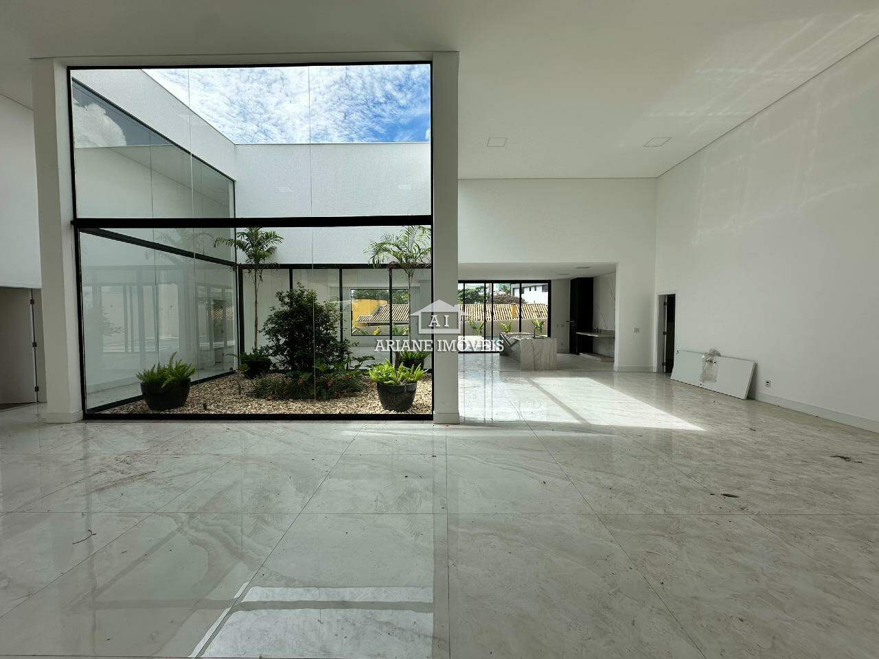 Casa de Condomínio à venda com 4 quartos, 441m² - Foto 3