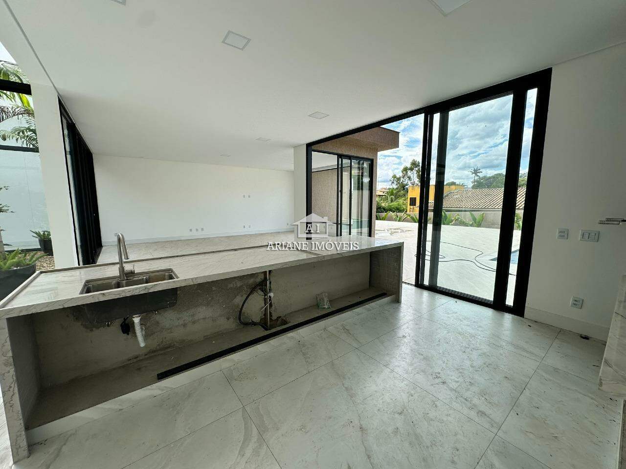 Casa de Condomínio à venda com 4 quartos, 441m² - Foto 8