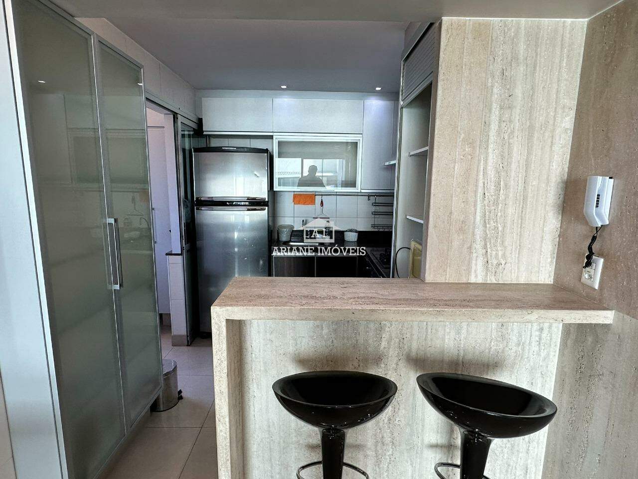 Apartamento para alugar com 2 quartos, 83m² - Foto 8