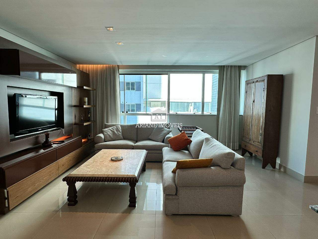 Apartamento para alugar com 2 quartos, 83m² - Foto 9