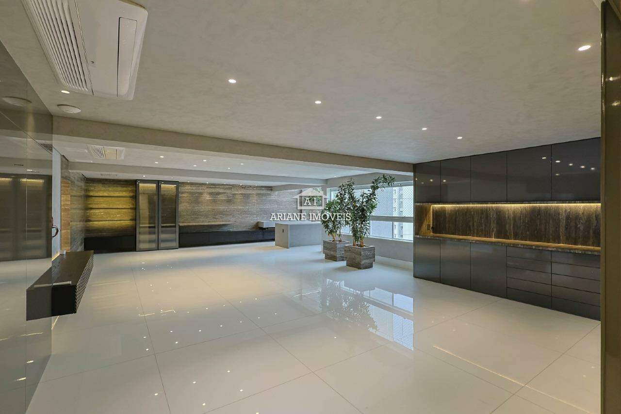 Apartamento para alugar com 3 quartos, 260m² - Foto 3