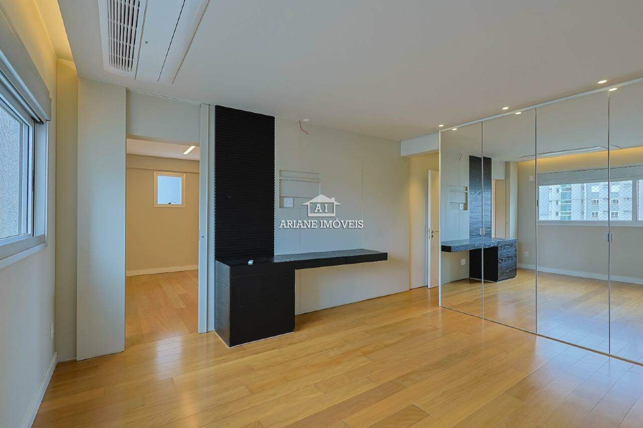 Apartamento para alugar com 3 quartos, 260m² - Foto 9