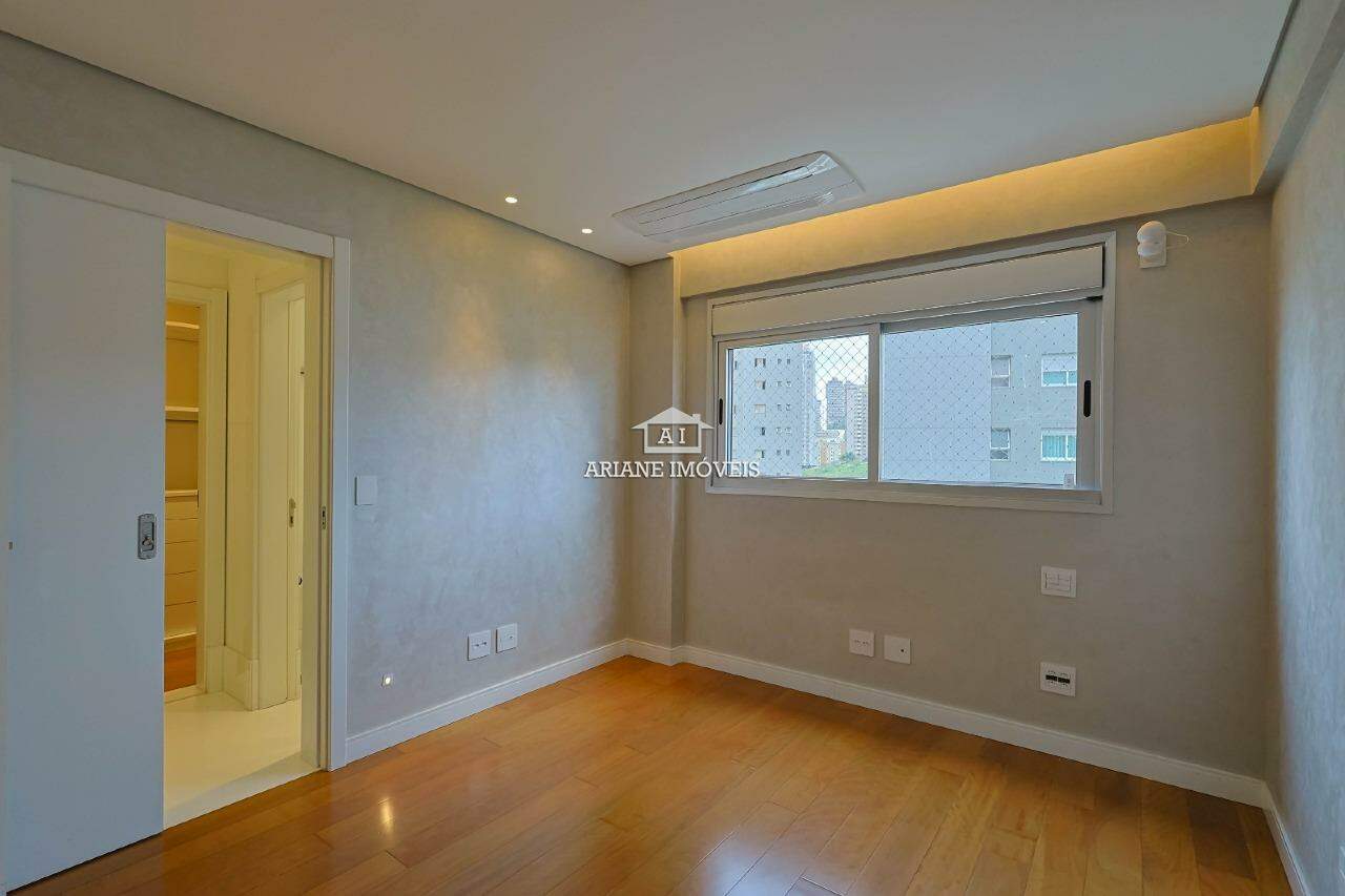 Apartamento para alugar com 3 quartos, 260m² - Foto 13