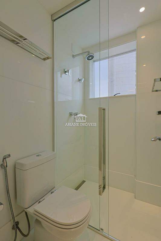 Apartamento para alugar com 3 quartos, 260m² - Foto 19