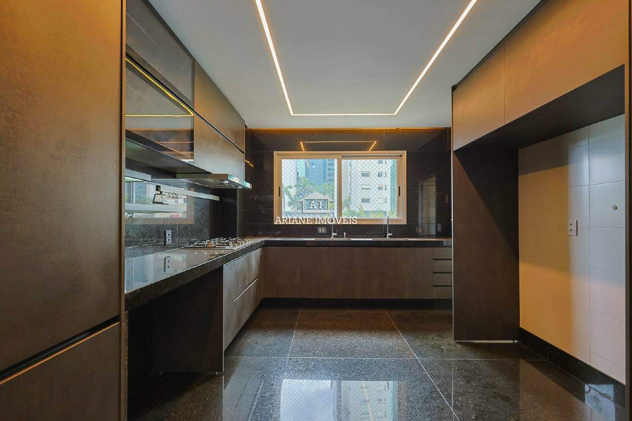 Apartamento para alugar com 3 quartos, 260m² - Foto 6