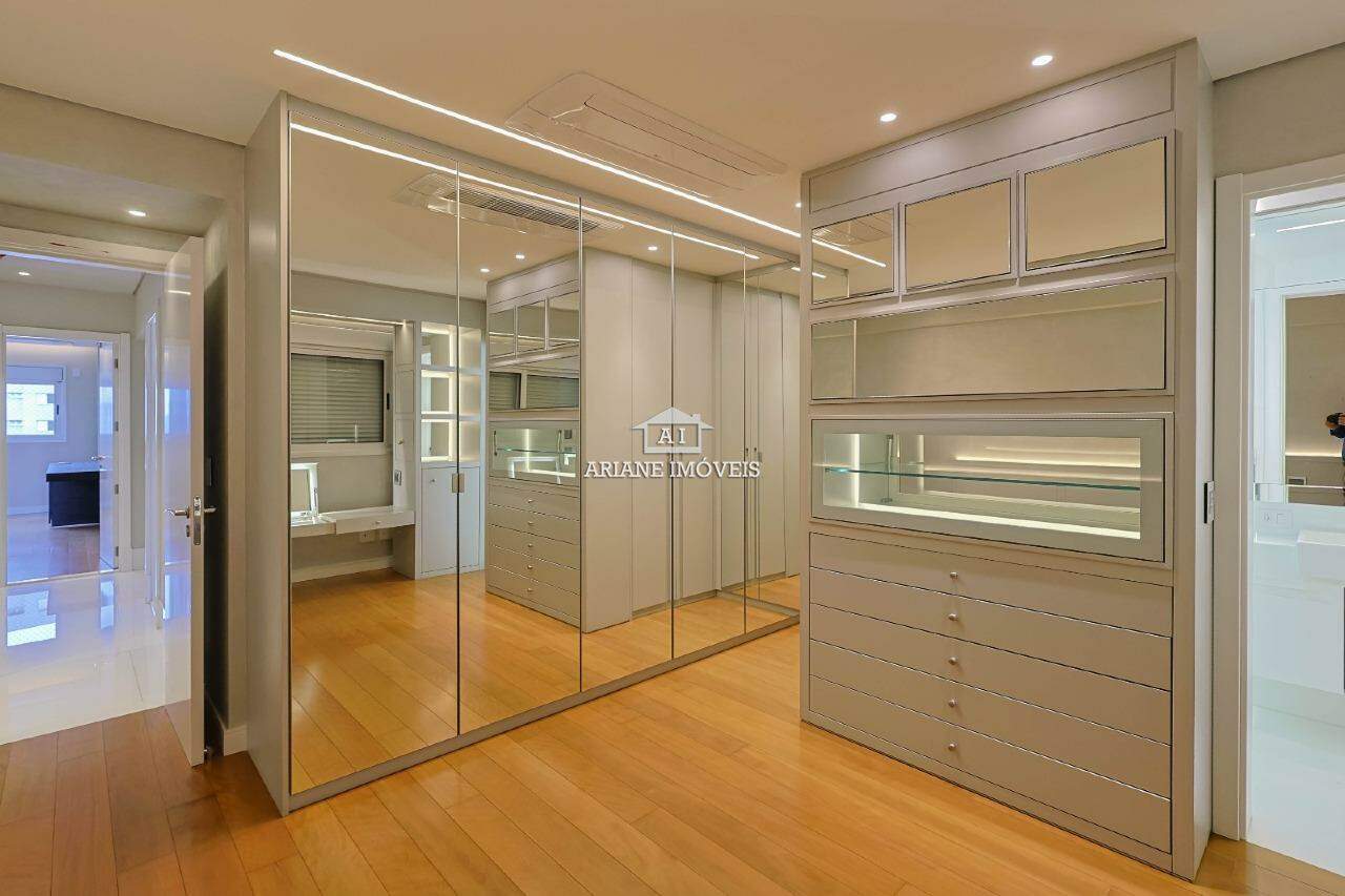 Apartamento para alugar com 3 quartos, 260m² - Foto 15