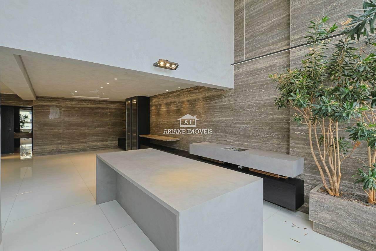 Apartamento para alugar com 3 quartos, 260m² - Foto 7
