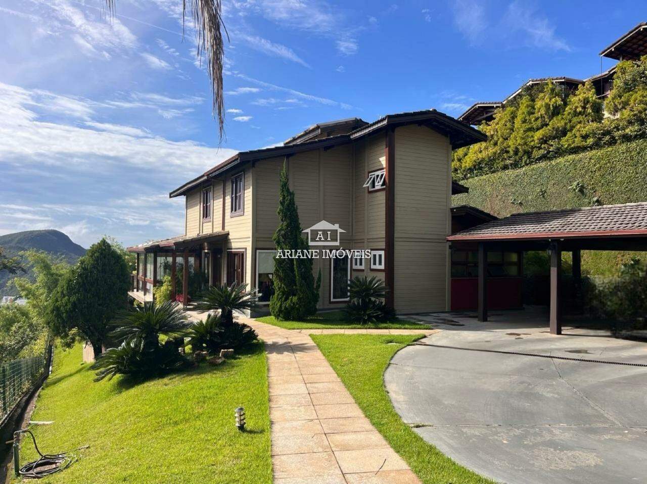 Casa de Condomínio à venda com 4 quartos, 350m² - Foto 2